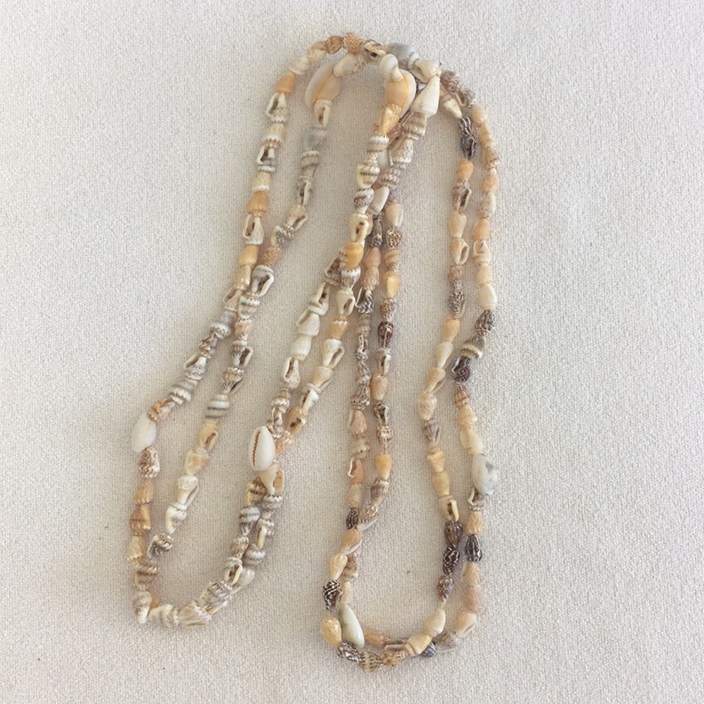 🎃2 Real Seashell necklaces
